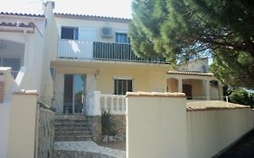 Apt Climatisé T3 Saint Pierre La Mer, terrasse, jardin et parking privé